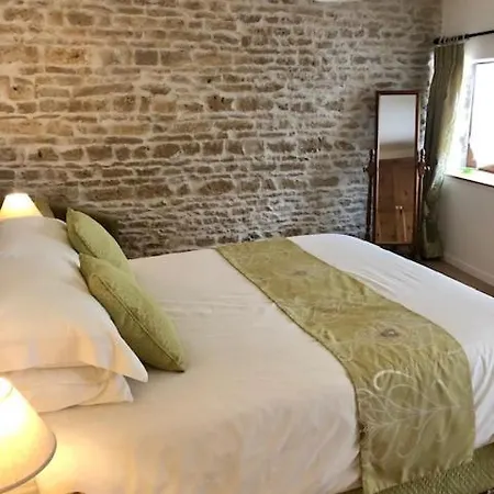 Les Roches Holiday home Vanzay